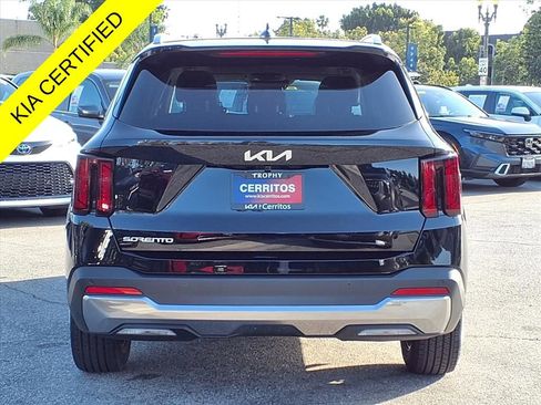 Certified 2026 Kia Sorento S w/ S Panoramic Sunroof Package FWD image 3