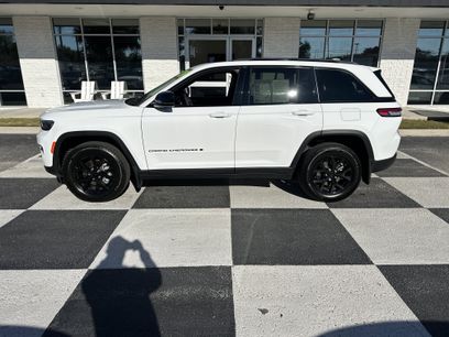 Used 2024 Jeep Grand Cherokee Altitude