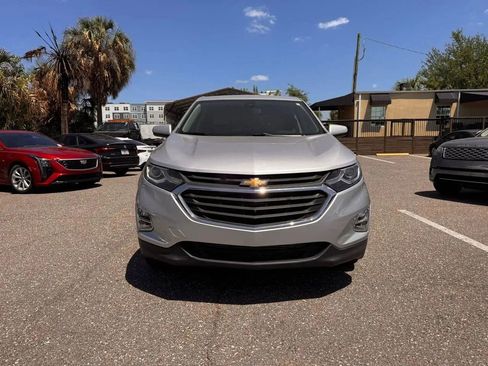 Used 2020 Chevrolet Equinox LT FWD image 2