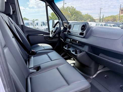 Used 2023 Mercedes-Benz Sprinter 4500 image 8