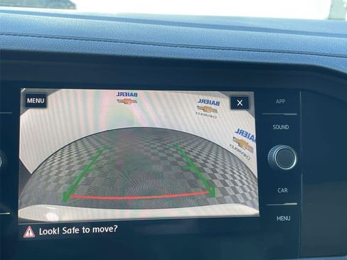 Used 2019 Volkswagen Jetta SEL w/ Cold Weather Package FWD image 16