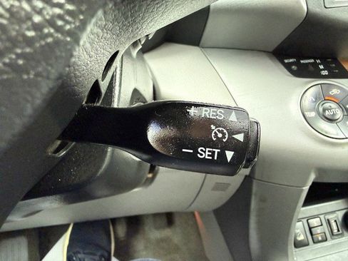 Used 2007 Toyota RAV4 Limited AWD/4WD image 38