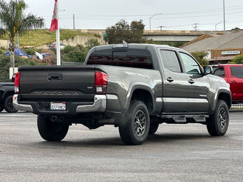 Used 2018 Toyota Tacoma SR5 image 5