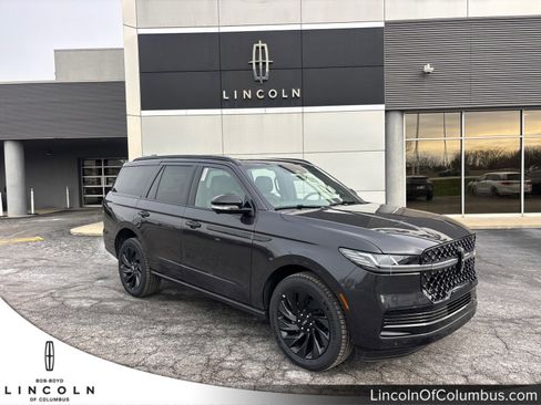 New 2026 Lincoln Navigator Reserve w/ Jet Appearance Package AWD/4WD image 1