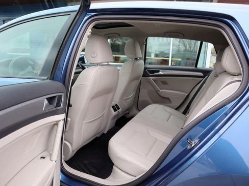 Used 2015 Volkswagen Golf S image 14