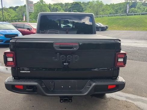 Used 2024 Jeep Gladiator Sport AWD/4WD image 4