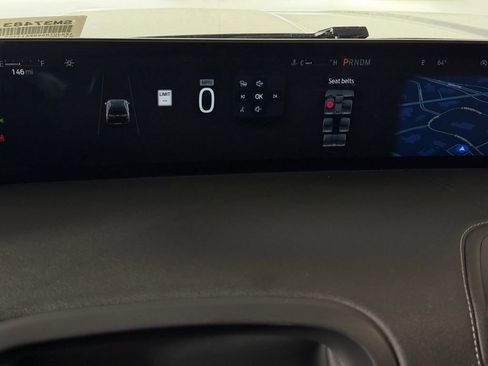 Used 2025 Ford Expedition Platinum image 14