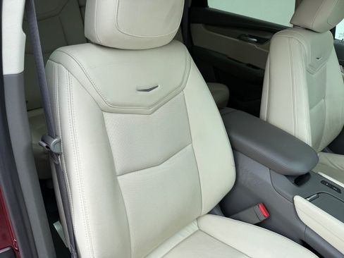 Used 2017 Cadillac XT5 Premium Luxury w/ Driver Assist Package FWD image 24