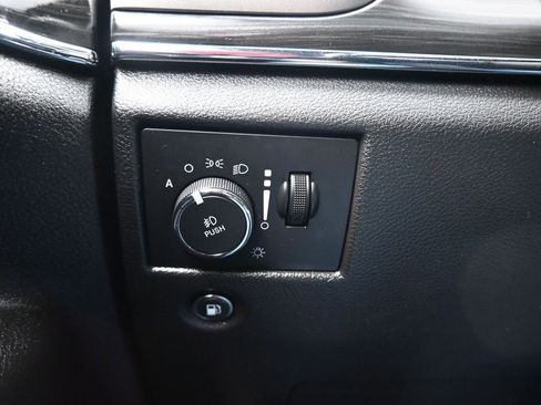 Used 2020 Jeep Grand Cherokee Limited image 25