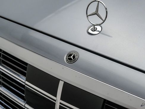 Used 2022 Mercedes-Benz S 580 4MATIC Sedan w/ AMG Line Package image 39