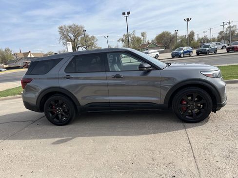 Used 2022 Ford Explorer ST w/ Equipment Group 401A image 7