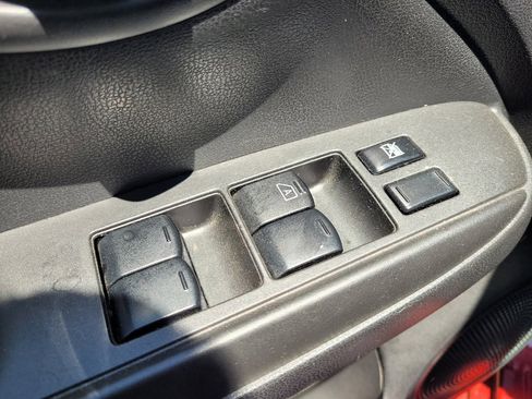 Used 2019 Nissan Versa SV FWD image 27