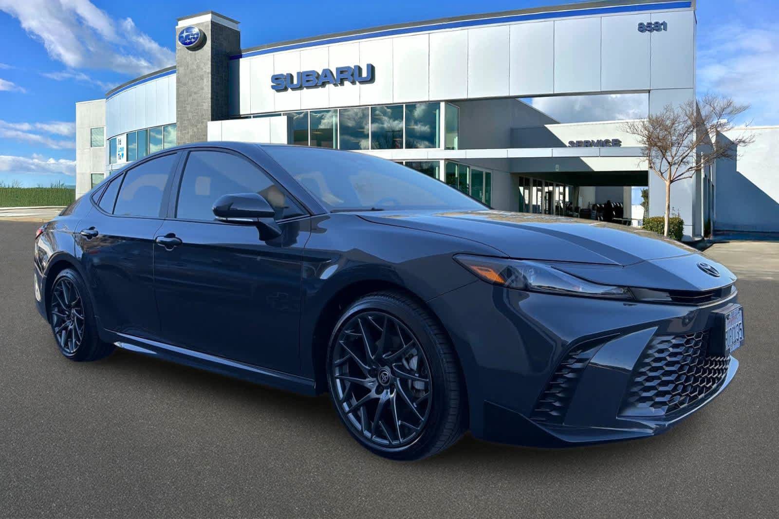 Used 2025 Toyota Camry SE FWD image 5