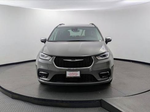 Used 2023 Chrysler Pacifica Limited FWD image 12
