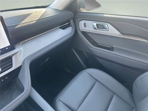 New 2026 Ford Explorer Active w/ Active Comfort Package image 18