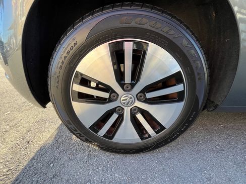 Used 2019 Volkswagen e-Golf SE w/ Driver Assistance Package image 21