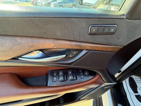 Used 2019 Cadillac Escalade Luxury image 15