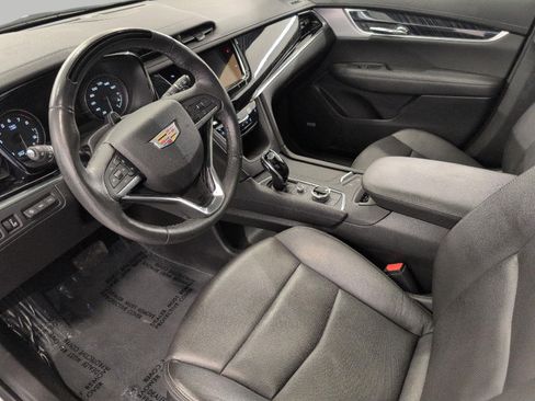 Used 2025 Cadillac XT6 Premium Luxury w/ Technology Package AWD/4WD image 9