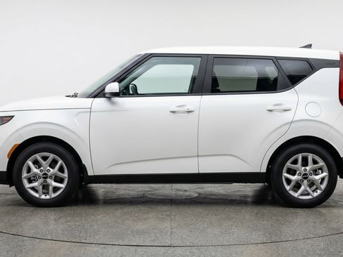 Used 2025 Kia Soul LX w/ LX Technology Package image 5