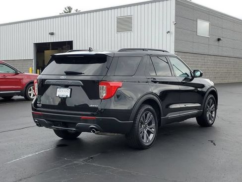Certified 2023 Ford Explorer XLT w/ Equipment Group 202A AWD/4WD image 3