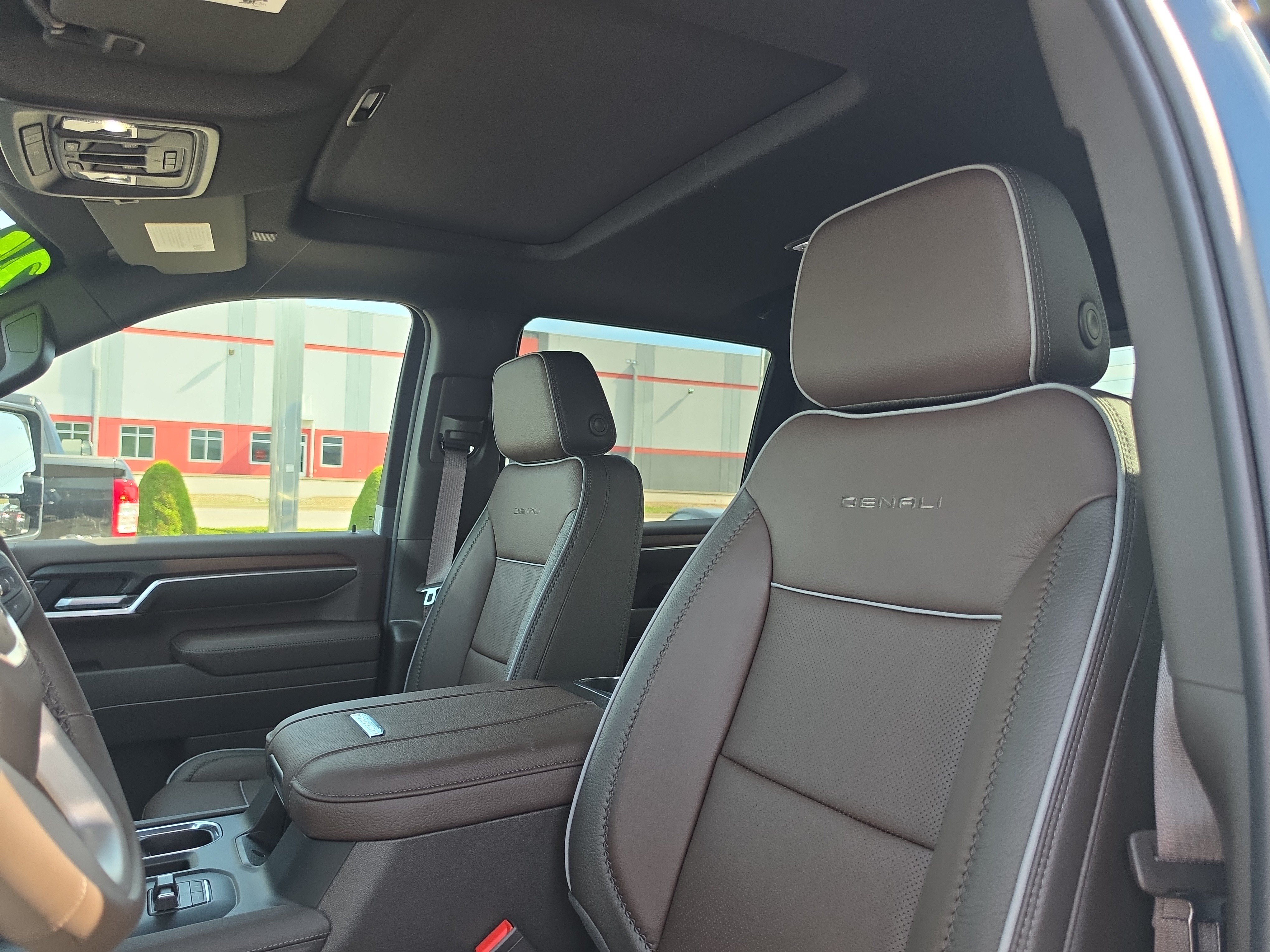 New 2026 GMC Sierra 3500 Denali w/ Denali Reserve Package AWD/4WD image 13