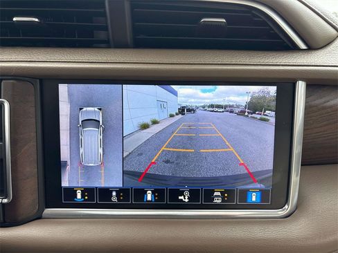 Used 2021 GMC Yukon Denali w/ Denali Ultimate Package image 28