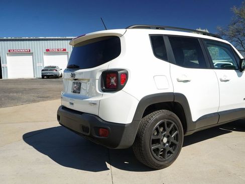 Used 2021 Jeep Renegade Latitude image 15