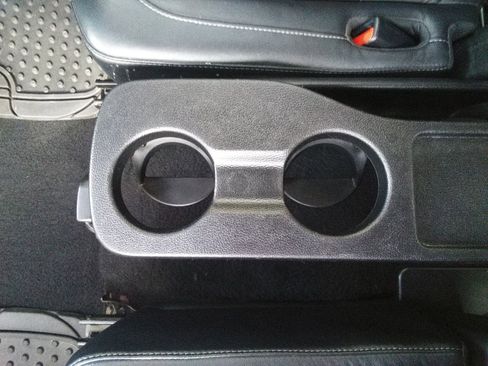 Used 2017 Toyota Highlander AWD V6 image 12