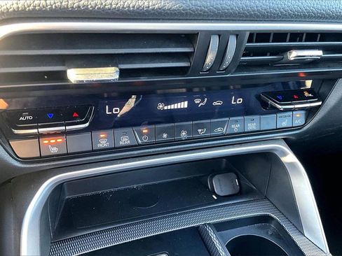 Certified 2025 MAZDA CX-70 3.3 Turbo w/ Preferred Package image 24