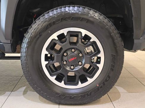 Certified 2025 Toyota 4Runner TRD Off-Road Premium AWD/4WD image 8