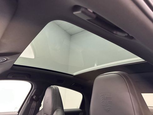 New 2026 Porsche Cayenne Coupe AWD/4WD image 21