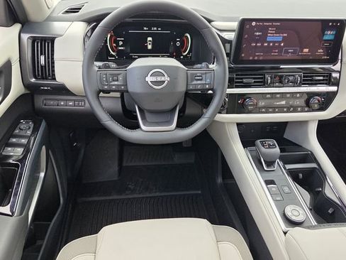 New 2026 Nissan Pathfinder SL w/ SL Premium Package AWD/4WD image 7
