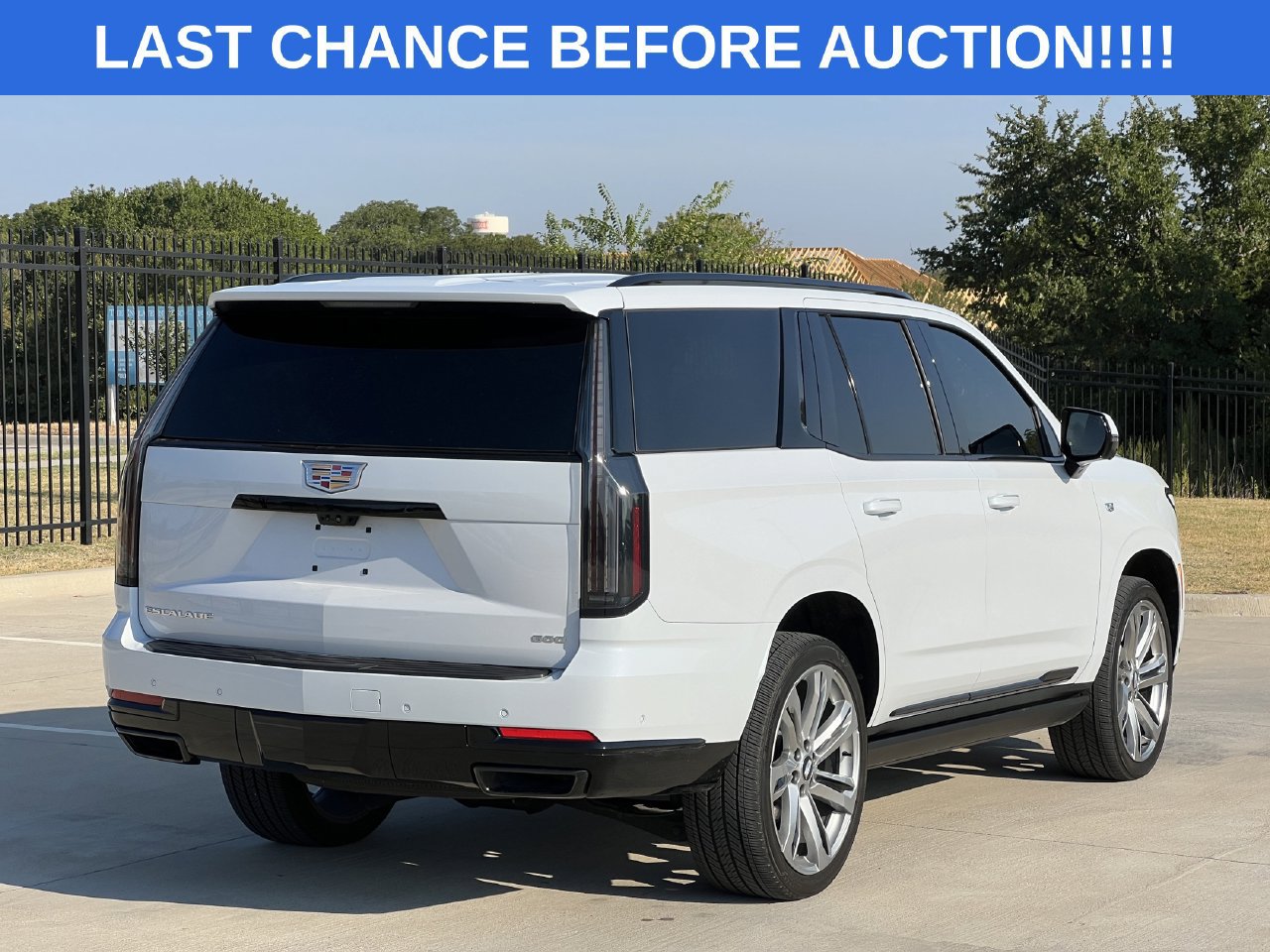 Used 2026 Cadillac Escalade Sport w/ Touring Package AWD/4WD image 4