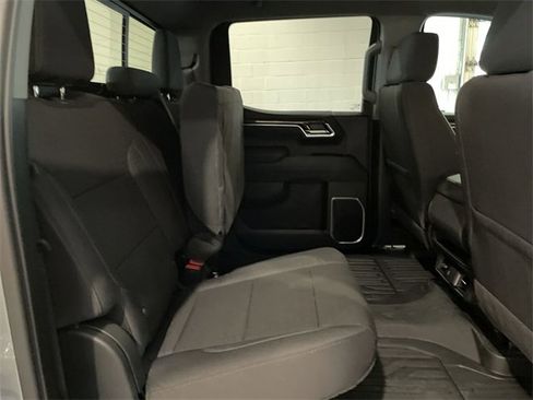 Used 2026 GMC Sierra 1500 SLE image 13