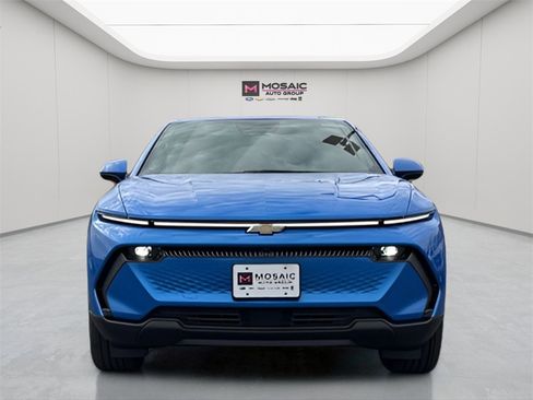 New 2026 Chevrolet Equinox EV LT image 2