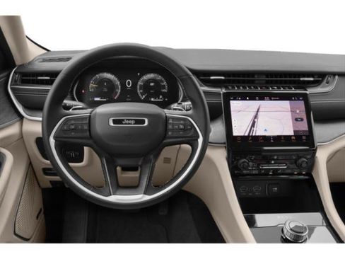 Used 2021 Jeep Grand Cherokee L Laredo w/ Luxury Tech Group I AWD/4WD image 10