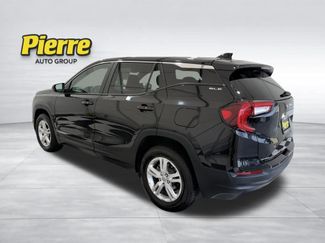 Used 2024 GMC Terrain SLE video 2