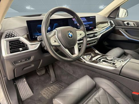 Used 2025 BMW X7 xDrive40i AWD/4WD image 4
