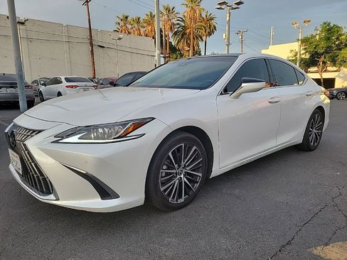 Used 2022 Lexus ES 350 w/ Premium Package image 2