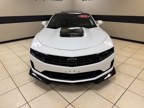 Used 2021 Chevrolet Camaro LT w/ Technology Package image 2