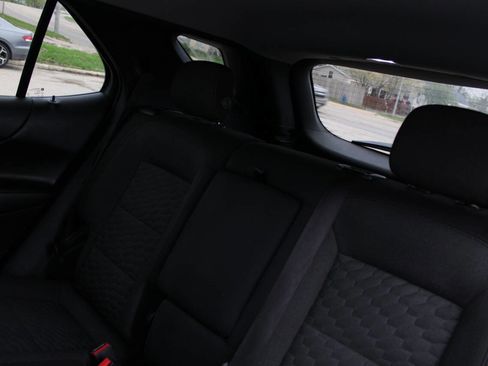 Used 2019 Chevrolet Equinox LT image 17