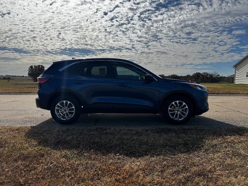 Used 2022 Ford Escape SE w/ Cold Weather Package image 5