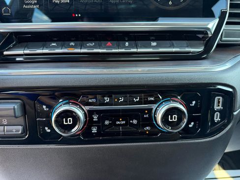 Used 2025 GMC Sierra 1500 SLT image 14