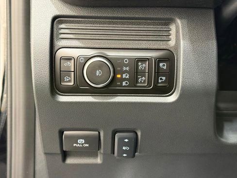 New 2026 Ford F250 Lariat w/ Black Appearance Package image 30