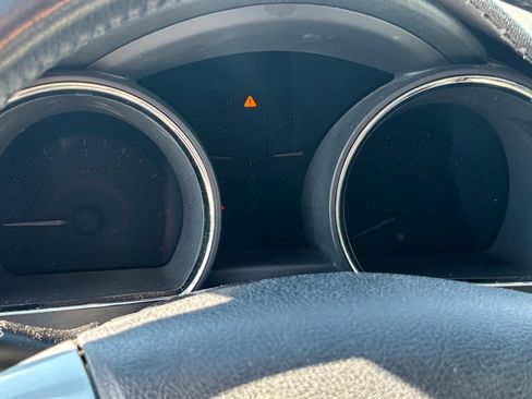 Used 2012 Toyota Highlander SE w/ Tow Pkg image 19