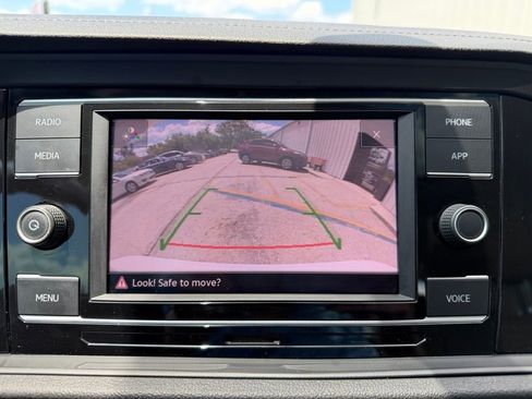 Used 2020 Volkswagen Jetta SE w/ SE Cold Weather Package FWD image 25