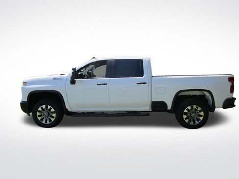 Used 2024 Chevrolet Silverado 2500 Custom w/ Custom Value Package AWD/4WD image 3