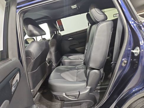 Used 2022 Toyota Highlander XSE AWD/4WD image 25