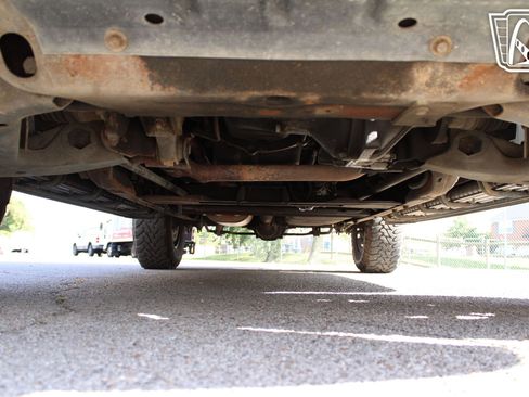 Used 1999 Chevrolet Tahoe Z71 w/ Preferred Equipment Group image 21