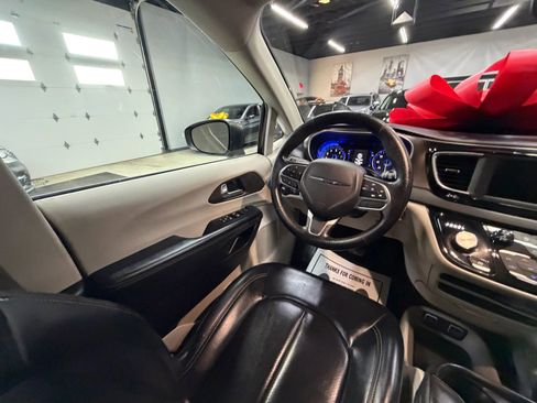 Used 2021 Chrysler Voyager Lxi image 27